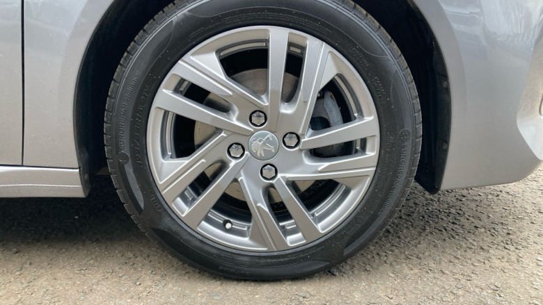 Peugeot 208 1.2 PureTech 100 Active 5dr Petrol Hatchback